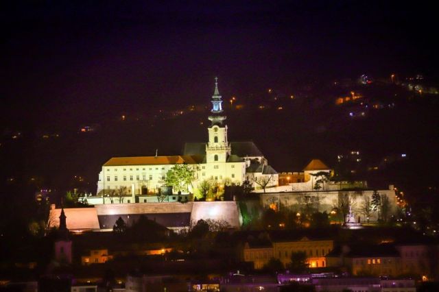 Nocna Nitra-20x30